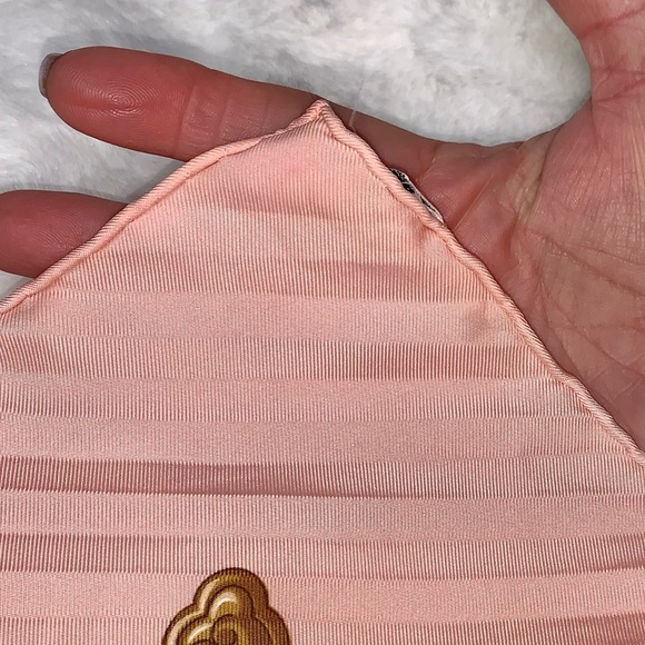 Hermès “Regina” by Leila Menchari 100% Silk Scarf - Picture 7 of 10